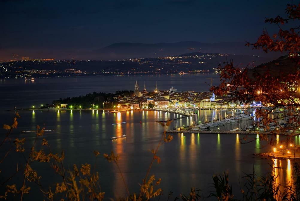 Cozy Apartments Buket In The Center Izola Exterior foto