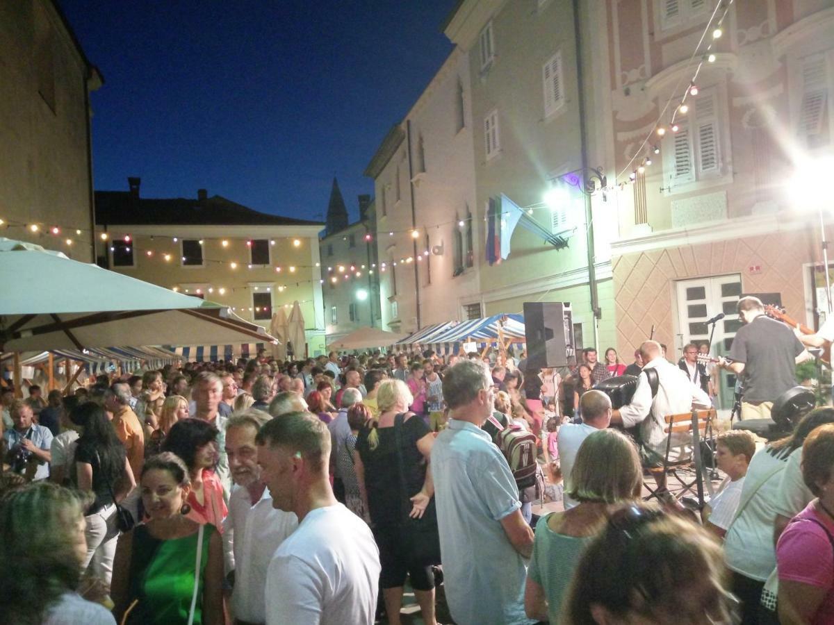 Cozy Apartments Buket In The Center Izola Exterior foto