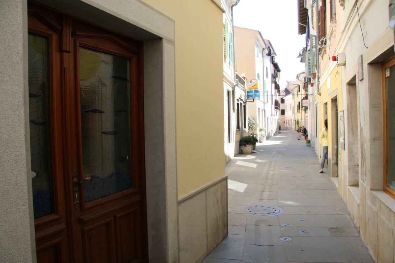 Cozy Apartments Buket In The Center Izola Exterior foto